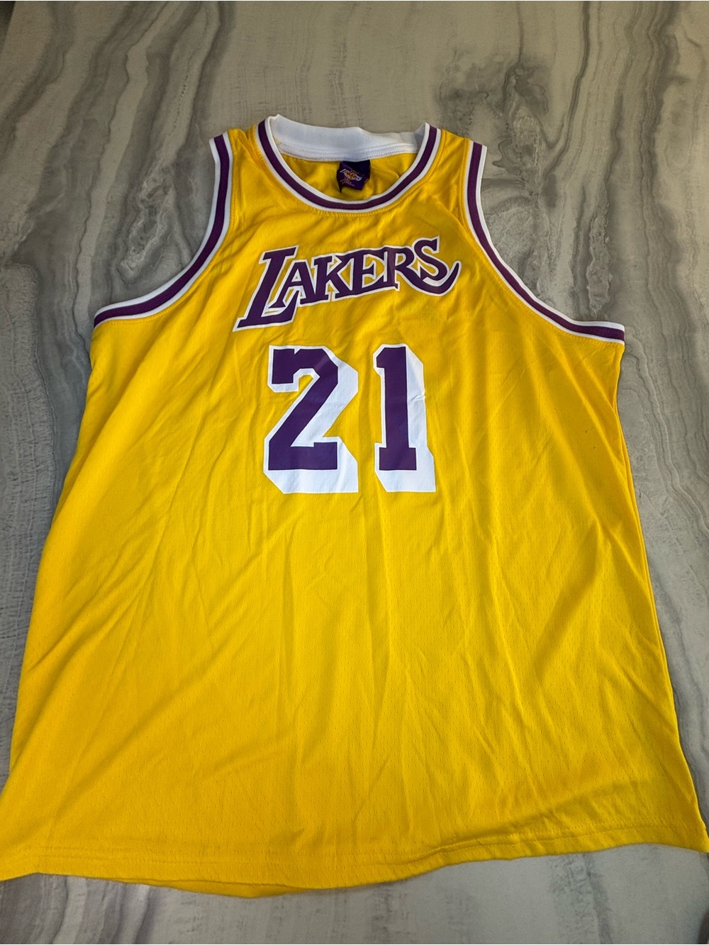 Men's Yellow Lakers #21 Basketball Jersey - Classic Team Style